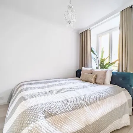 Chic 2 Bedroom Apartment Near Chillion Castle Veytaux Exterior photo